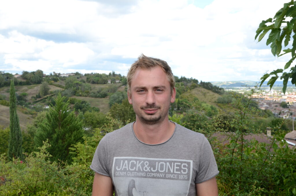 Transmission d’une ferme en polyculture-élevage : restructuration et association familiale